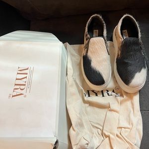 Myra (New) Never worn size 6 Women